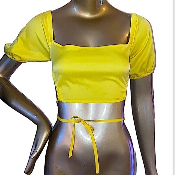 Cropped top, off the shoulder, adj string wrap ties. Size small, yellow - Picture 1 of 6